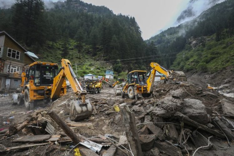 किश्तवाड़ में एक महिला का शव बरामद, बादल फटने की घटना में मरने वालों की संख्या 64 हुई