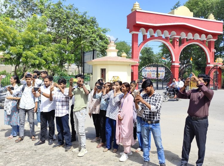 फोटोग्राफी के समय सामाजिक सरोकारों व मानवीय संवेदनाओं का रखें ख्याल : प्रो डॉ मनोज मिश्रा