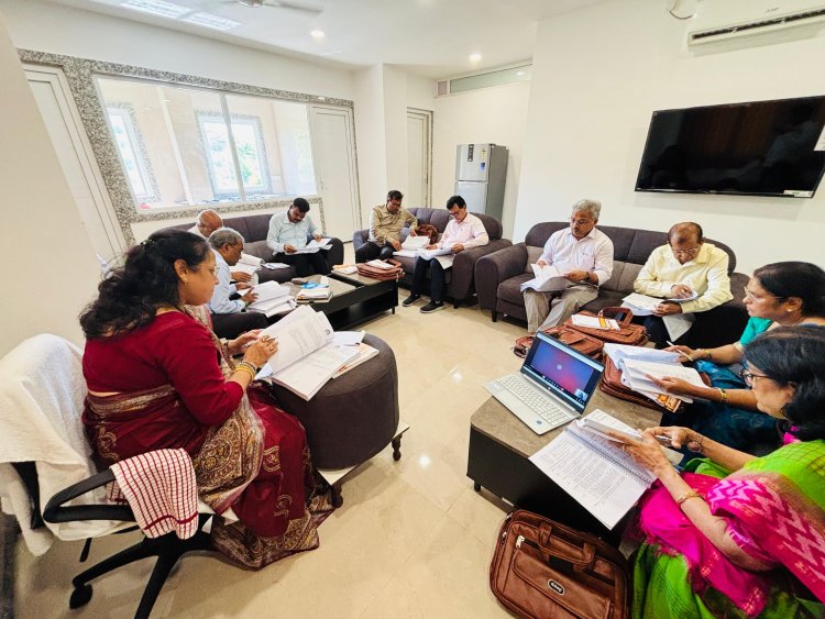 मां विन्ध्यवासिनी विश्वविद्यालय की पहली कार्यपरिषद की बैठक, गढ़ी शिक्षा और शोध की नई इबारत