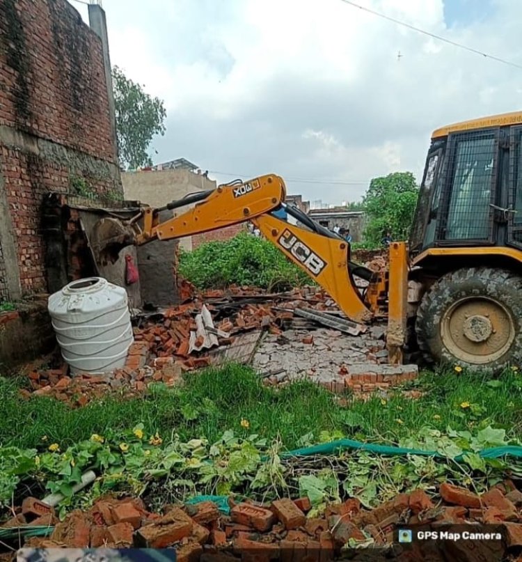बिसरख डूब क्षेत्र में चला ग्रेनो प्राधिकरण का बुलडाेजर,25 हजार वर्ग मीटर जमीन अतिक्रमण मुक्त