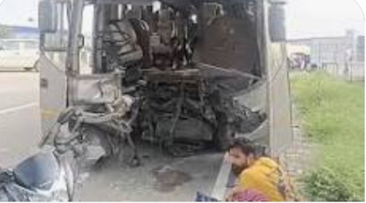 दिल्ली मेरठ एक्सप्रेसवे पर निजी बस डिवाइडर से टकराई, चालक समेत 15 घायल