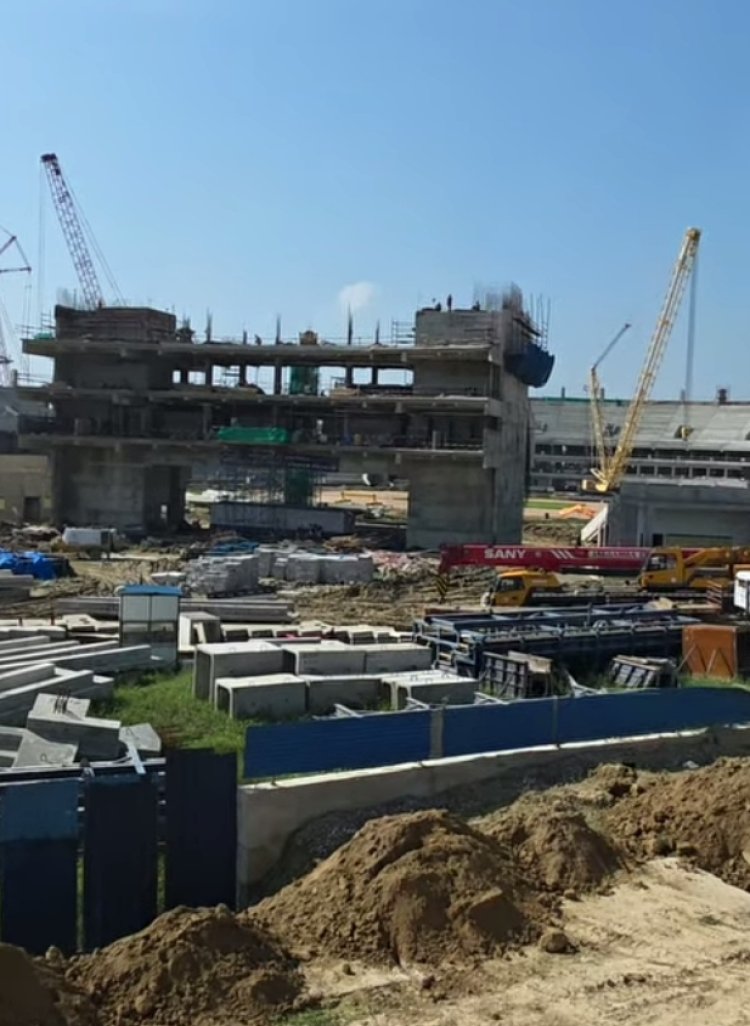 वाराणसी में अंतरराष्ट्रीय क्रिकेट स्टेडियम का स्वागत द्वार बन कर तैयार