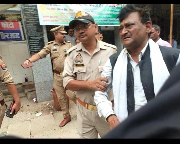 वाराणसी कचहरी में दो फर्जी अधिवक्ता गिरफ्तार, पहचान पत्र न दिखा पाने पर हुई कार्रवाई