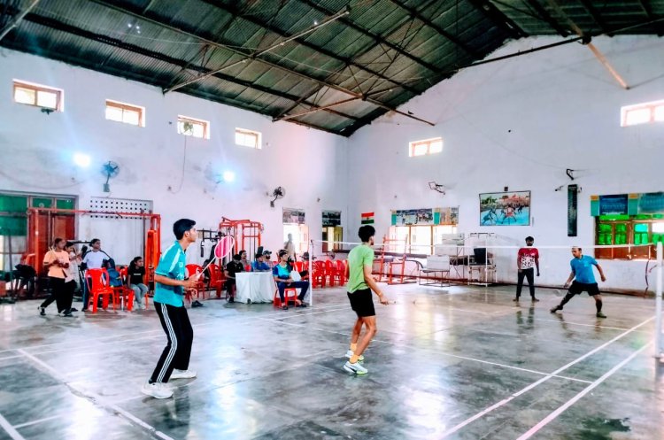 काशी विद्यापीठ: महिला वर्ग में शारीरिक शिक्षा विभाग और पुरुष वर्ग में शिक्षा संकाय ने जीता सोना