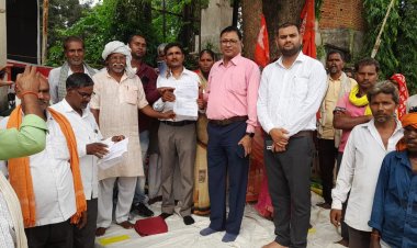 रोजी-रोटी और लोकतंत्र बचाओ नारे संग खेत मजदूर उतरे सड़कों पर, बोले- अबकी बार चाहिए अधिकार