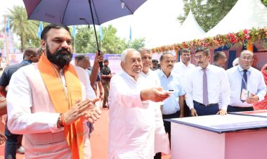 मुख्यमंत्री ने सिवान जिला में 558 करोड़ 35 लाख रुपये लागत की 9 परियोजनाओं का किया शिलान्यास