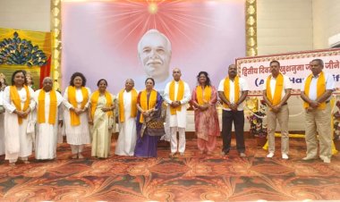 मनुष्य स्थाई सुख शांति की चाह में भटक रहा है : प्रो ईवी गिरीश