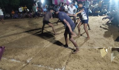 डे-नाइट कबड्डी टूर्नामेंट में प्रयागराज की टीम रही विजयी