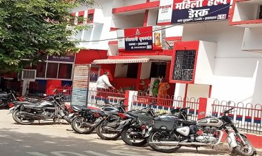 कमरे में फंदे से लटका मिला छात्रा का शव