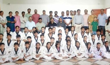 ताइक्वांडो कलर बेल्ट परीक्षा में सौ खिलाड़ी उत्तीर्ण