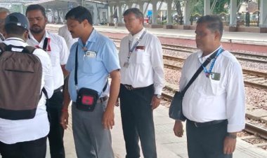 प्रयागराज छिवकी रेलवे स्टेशन पर फोर्ट्रेस चेक में 286 यात्रियों से 2,59,500 रुपये जुर्माना वसूला
