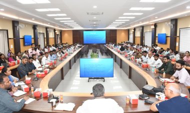 प्रशिक्षु लेखपाल पूर्ण मनोयोग से पूरी दक्षता के साथ कार्यों का करें निर्वहन : जिलाधिकारी