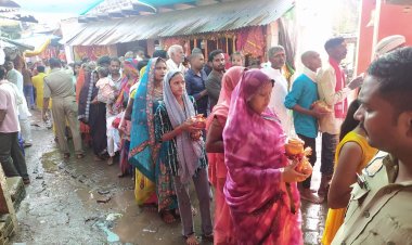 गड़बड़ा शीतला धाम में नवरात्र के पांचवें दिन उमड़े हजारों श्रद्धालु