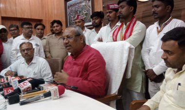 देश संविधान से चलेगा शरीयत से नहीं: डाॅ संजय निषाद