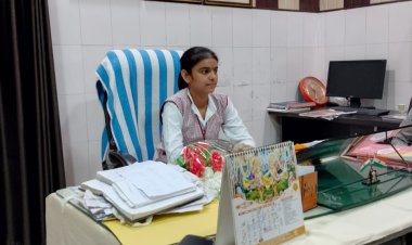 मेधावी छात्रा माधवी बनीं एक दिन की सीएचसी प्रभारी, मरीजाें का लिया हालचाल