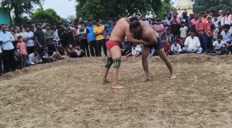 बावन द्वादशी पर कुश्ती दंगल में पहलवानों ने दिखाया दमखम