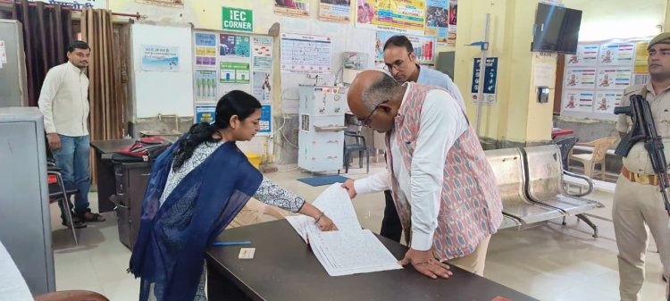 अनवरगंज स्वास्थ्य केंद्र में आठ कर्मचारी अनुपस्थित,डीएम ने वेतन काटने का दिया निर्देश