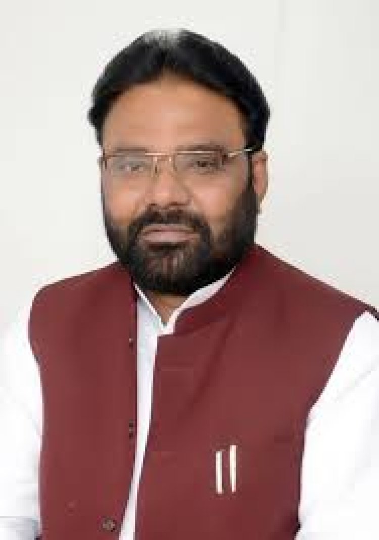 कोर्ट में सरेंडर करने पहुंचे सपा विधायक मनोज पारस को न्यायालय ने भेजा जेल