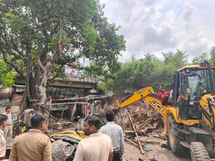 प्रयागराज मंडल की बड़ी कार्रवाई, कानपुर सेंट्रल क्षेत्र में रेलवे भूमि को कराया अतिक्रमण से मुक्त