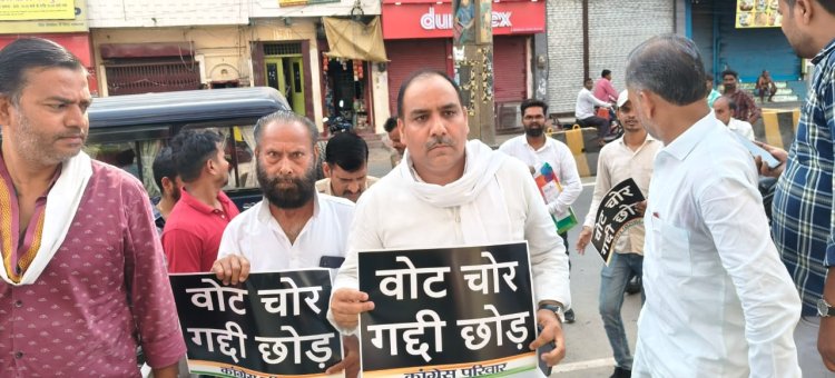 वाराणसी I प्रधानमंत्री नरेन्द्र मोदी के वाराणसी पहुंचने के पहले ही विरोधी दलों के नेता घरों में नजरबंद