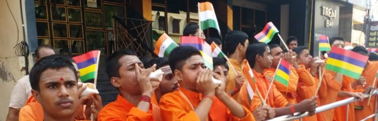 प्रधानमंत्री मोदी पहुंचे वाराणसी, मॉरीशस के प्रधानमंत्री संग द्विपक्षीय वार्ता में होंगे शामिल