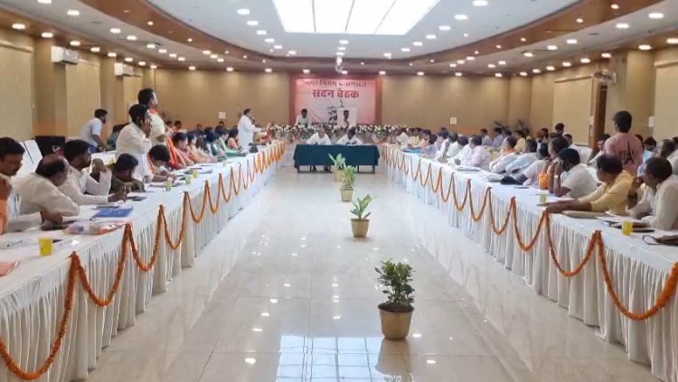 प्रयागराज के सर्वांगीण विकास हेतु महापौर की अध्यक्षता में अहम बैठक, कई महत्वपूर्ण प्रस्तावों को मिली मंजूरी