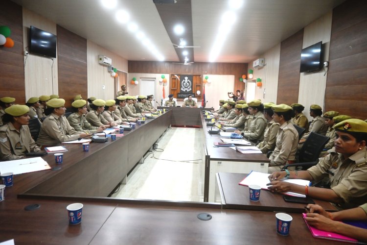 योगी के निर्देश के बाद अयोध्या की पुलिस अलर्ट