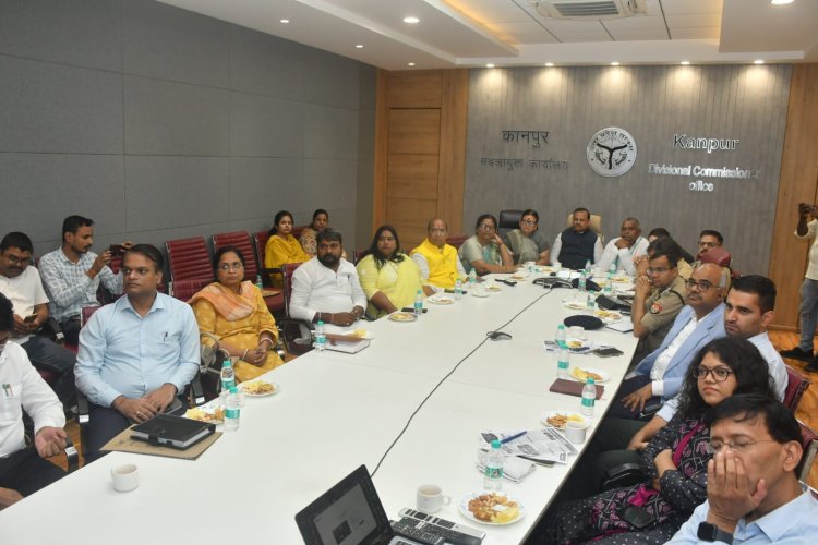 शासन लगातार महिलाओं को सशक्त बनाने में प्रभावी भूमिका निभा रहा है : रमेश अवस्थी