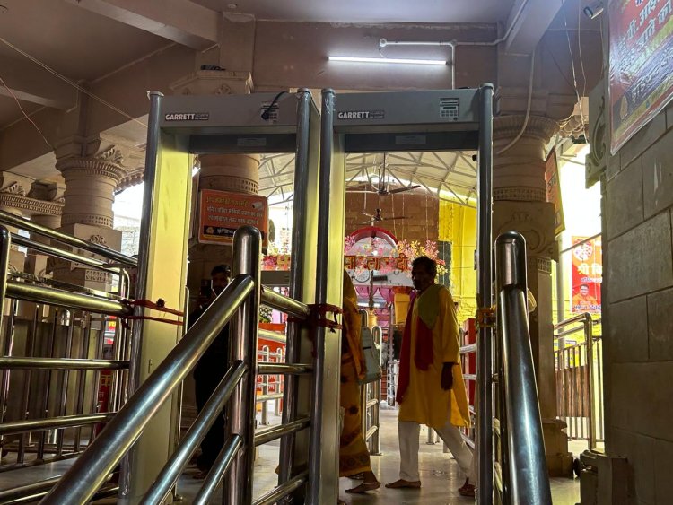 नवरात्र मेले में भव्य स्वरूप में विंध्यधाम, रंगीन लाइट और फूलों से सजेगा मां का दरबार