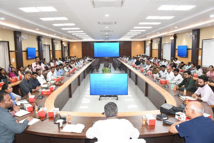 प्रशिक्षु लेखपाल पूर्ण मनोयोग से पूरी दक्षता के साथ कार्यों का करें निर्वहन : जिलाधिकारी