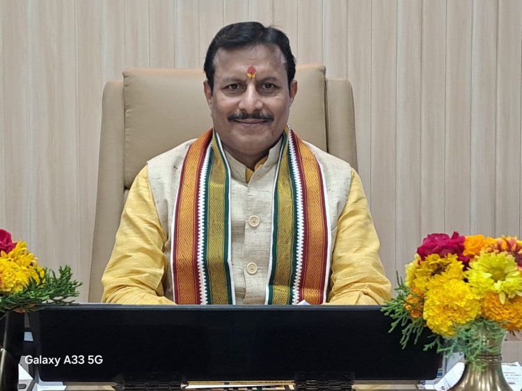 सम्पूर्णानन्द संस्कृत विश्वविद्यालय के कुलपति "अन्तर-विश्वविद्यालयीय योग विज्ञान केन्द्र" की "शासी-परिषद्" के सदस्य नामित