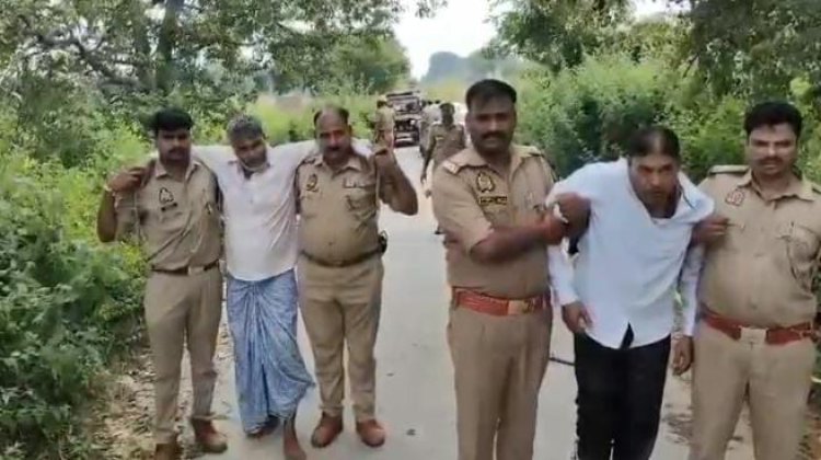 मुठभेड़ में दो गोतस्कर गोली लगने से घायल, तमंचा एवं पिस्टल बरामद