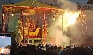 रामनगर की विश्वप्रसिद्ध रामलीला में भोर की आरती देख श्रद्धालु आह्लादित