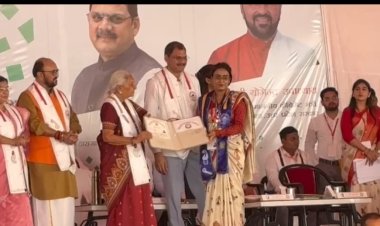 राज्यपाल आनंदीबेन पटेल ने युवाओं को रोजगारदाता बनने की दी सलाह, 68 मेधावियों को किया सम्मानित