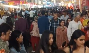 वाराणसी में दालमंडी दुकानदारों के चेहरों पर झलका खरीदारी से उत्साह, चौड़ीकरण की कार्रवाई का गम