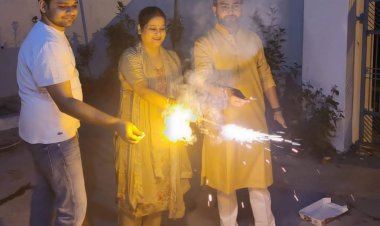 हर्षोल्लास से मनाया गया दीपावली का पर्व, लोगों ने फाेड़े पटाखे और की भगवान की पूजा