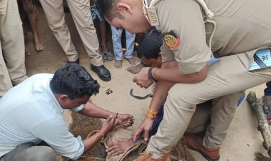 बस्ती में घुसा 10 फीट का मगरमच्छ, ग्रामीणों में मची अफरा-तफरी