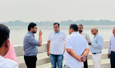 डाला छठ और देव दीपावली की तैयारियों में जुटा प्रशासन, नगर आयुक्त ने घाटों का किया निरीक्षण