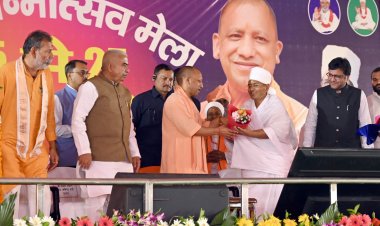 मुस्तफाबाद का नाम होगा ‘कबीरधाम’, मुखयमंत्री योगी बोले हमारी गुलामी का कारण रही छुआछूत