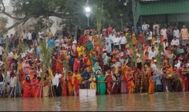 छठ पूजा उत्सव का भव्य आयोजन, गुप्तारघाट व सरयू तट पर उमड़ी श्रद्धालुओं की भीड़