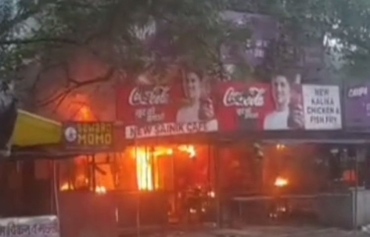 वाराणसी के छावनी क्षेत्र में छह सिलेंडरों में विस्फोट से लगी भीषण आग