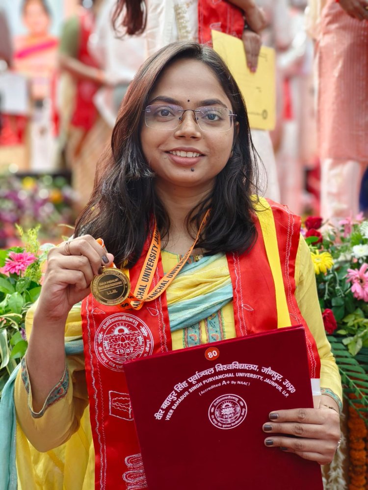 सिविल जज बनने के बाद साखी सिंह को मिला गोल्ड मेडल