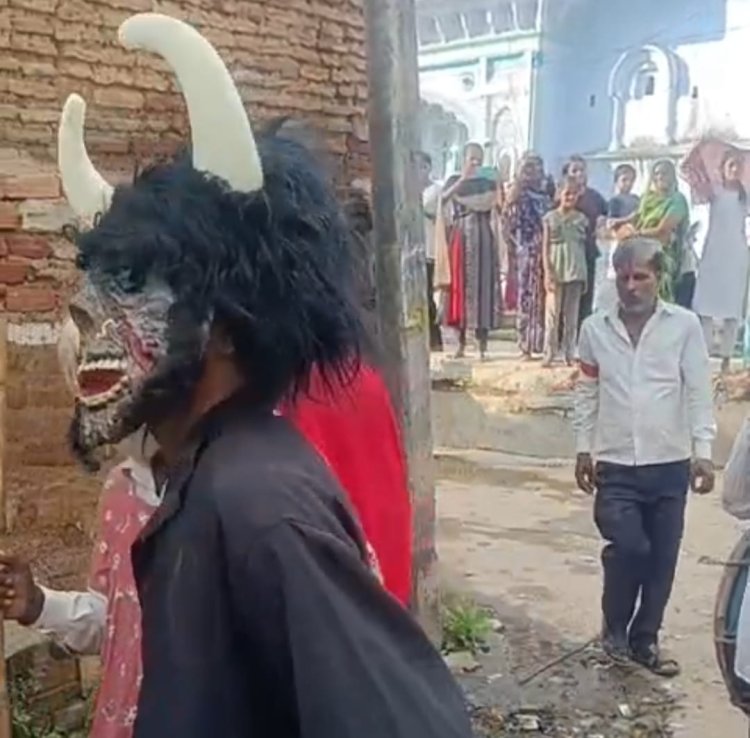 बुंदेली परंपरा आज भी जिंदा, गांवों में गूंजे लोकगीत व ढोलक की थाप