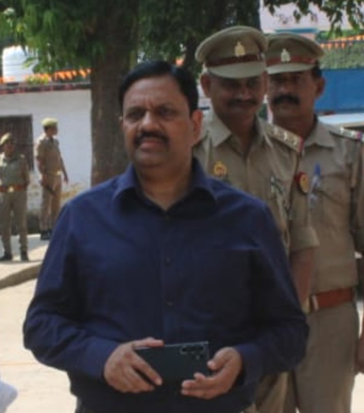 जिलाधिकारी की हिदायत, संतुष्टि प्रतिशत बढ़ाते हुए पात्रों को दिलाएं योजनाओं का लाभ