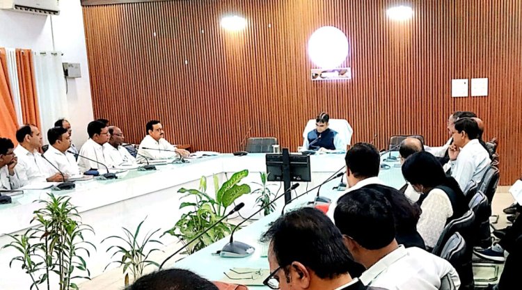 गंभीर प्रकृति के मामलों और महिला अपराधों में विशेष ध्यान देकर प्रभावी पैरवी करें: जिलाधिकारी