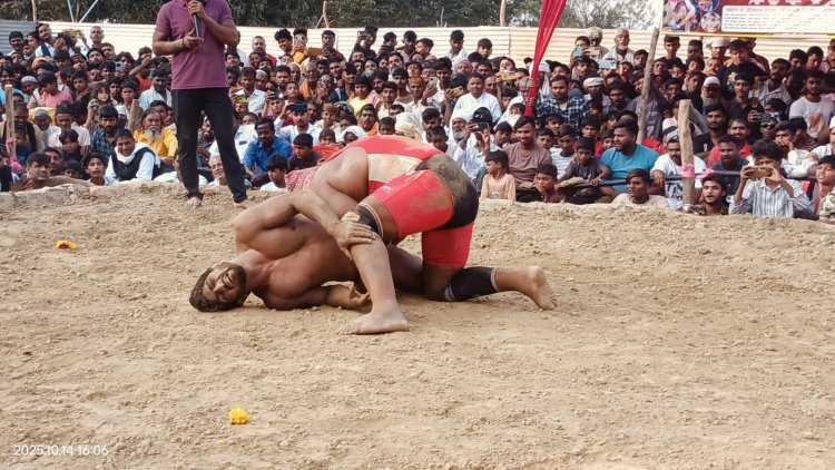 मौसम अली पहलवान बने देवा मेला के चैम्पियन