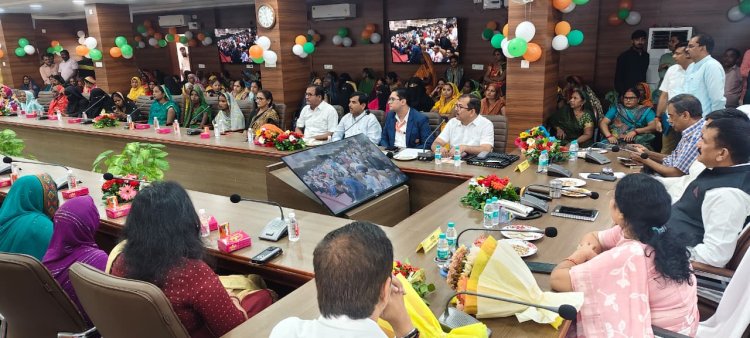 स्वदेशी वस्तुओं का ही प्रयोग करें : जिलाधिकारी