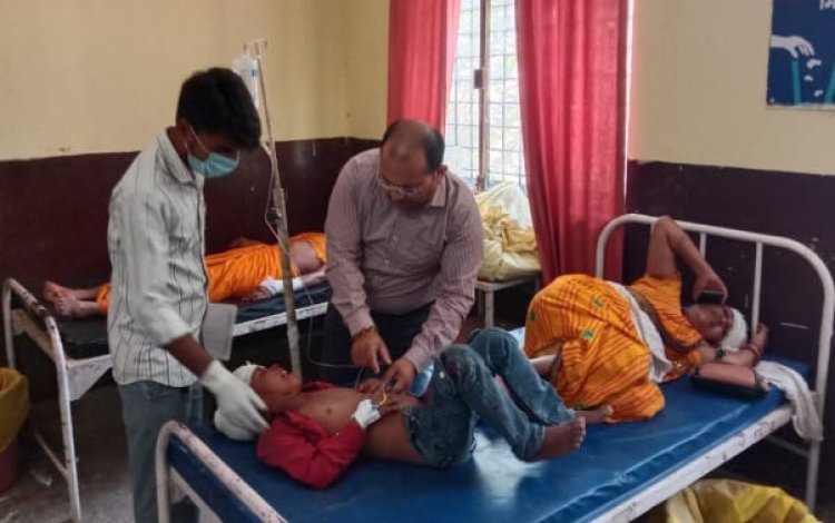 पिकअप की टक्कर से आटाे चालक की मौत, सात घायल