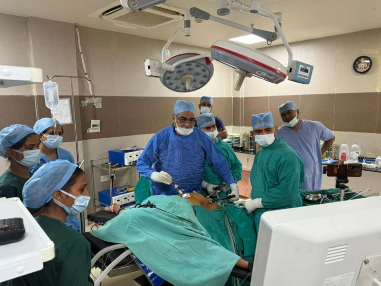 एमजीयूजी के मेडिकल कॉलेज में हुई लाइव मिनिमल एंडोस्कोपिक सर्जरी