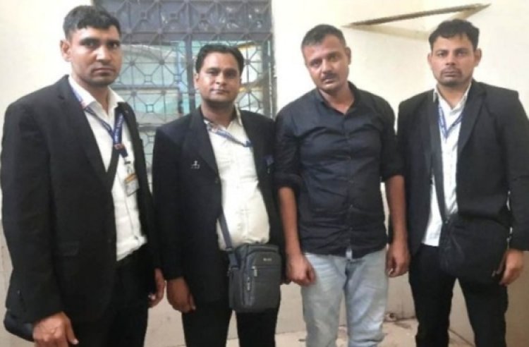 झेलम एक्सप्रेस में तथाकथित फर्जी टीटीई पकड़ा, 1620 रुपये बरामद